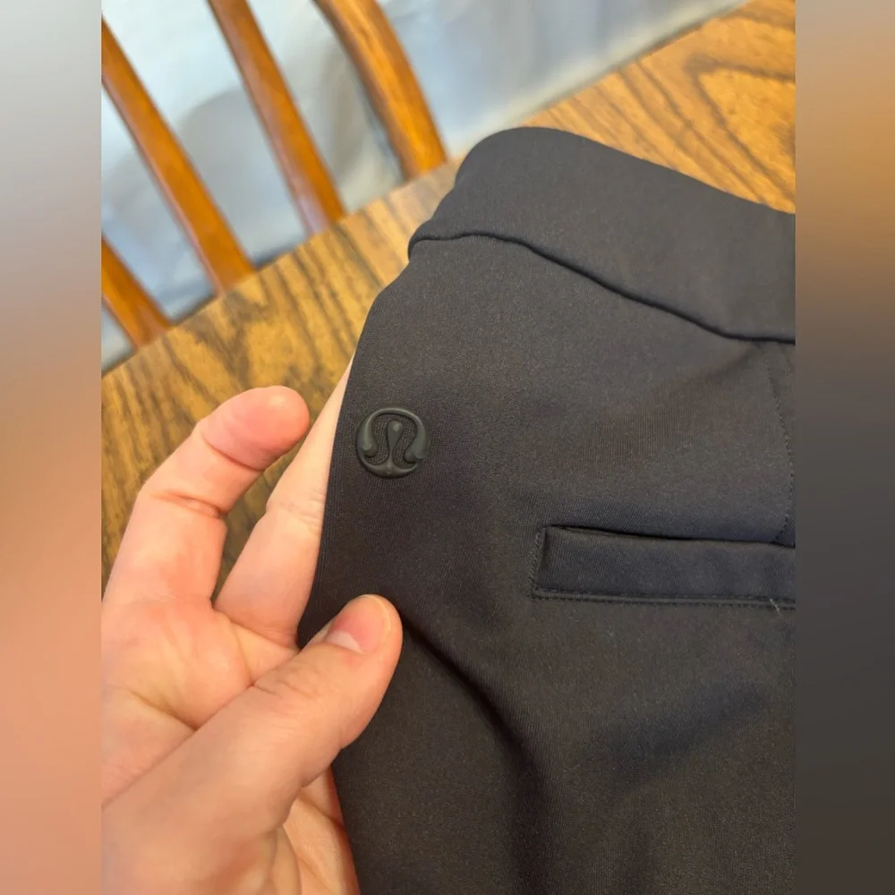 Lululemon women’s straight leg ankle pull on pant Small - Picture 5 of 11